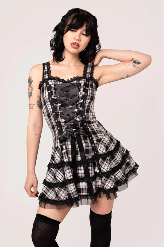 Weiß-schwarzes Schottenkaro-Kleid Harley White Tartan Dress im Punk-Stil mit Zierschnürung von Hellbunny