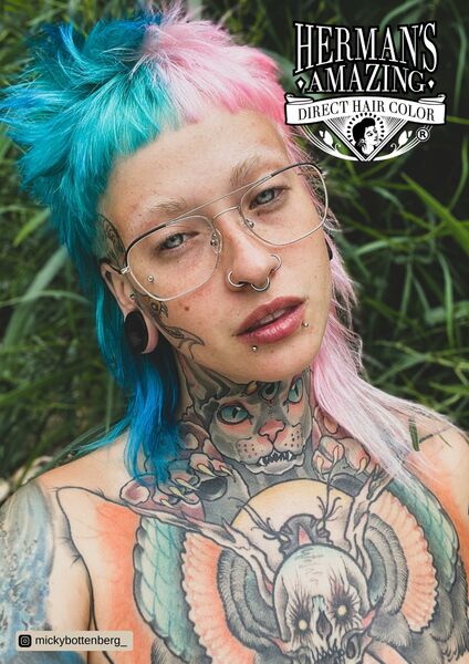 semi-permanente Haartönung THELMA PASTEL TURQUOISE in dem Farbton Pastelltürkis von Herman's Amazing