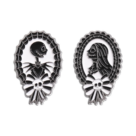 Beide Pins aus BLACK/WHITE JACK & SALLY-Collection von Moon Attic