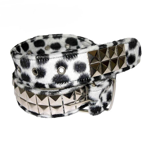 Schwarz-weißer Gürtel 2-reihig Dalmatiner Pyramidennieten mit Kunstfell
