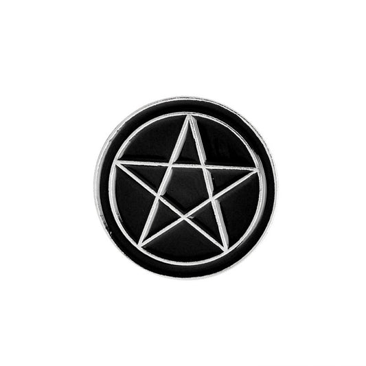 Schwarzer, runder Emaille-Pin mit Pentagram