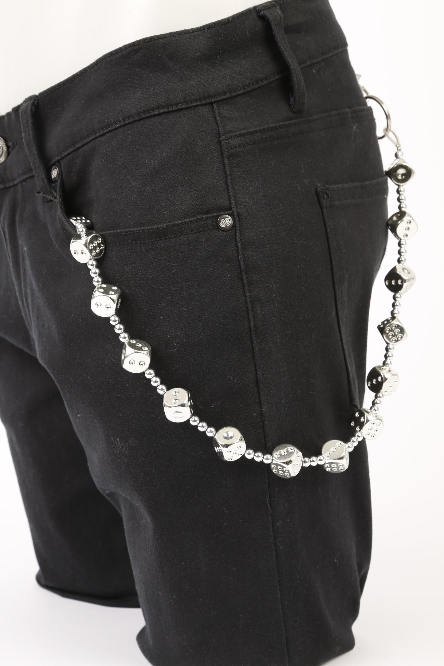 Silberfarbende Rockabilly Würfelkette Silber mit großen, silberfarbenden Würfeln im 3D-Design