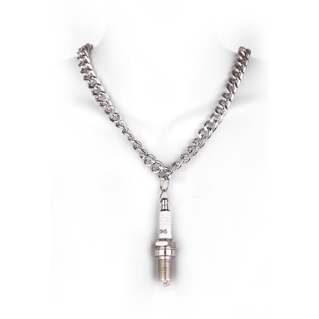 Silberfarbene Kette Spark Plug mit Zündkerzenanhänger