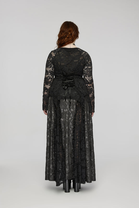 Rückseite schwarzer, langer Rock MORTICIA DUSK SKIRT aus Spitzenstoff mit Raffungen von Punk Rave