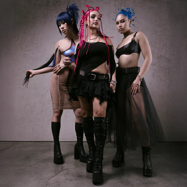 Alle Models der Arcane-Kollektion; semi-permanente Haartönungen in drei veschiedenen Farben von Arctic Fox