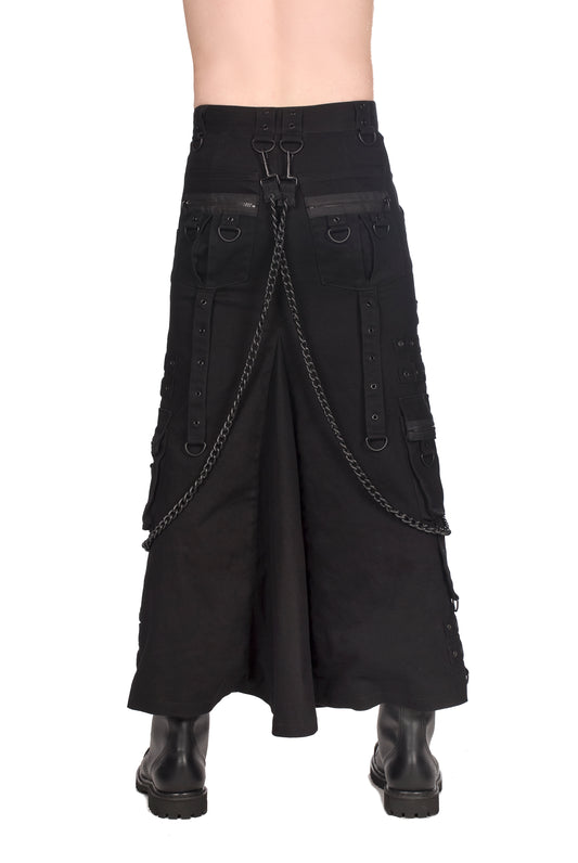 Schwarzer, lnager Denimrock mit vielen Taschen, Ösen, RIemen und Ketten