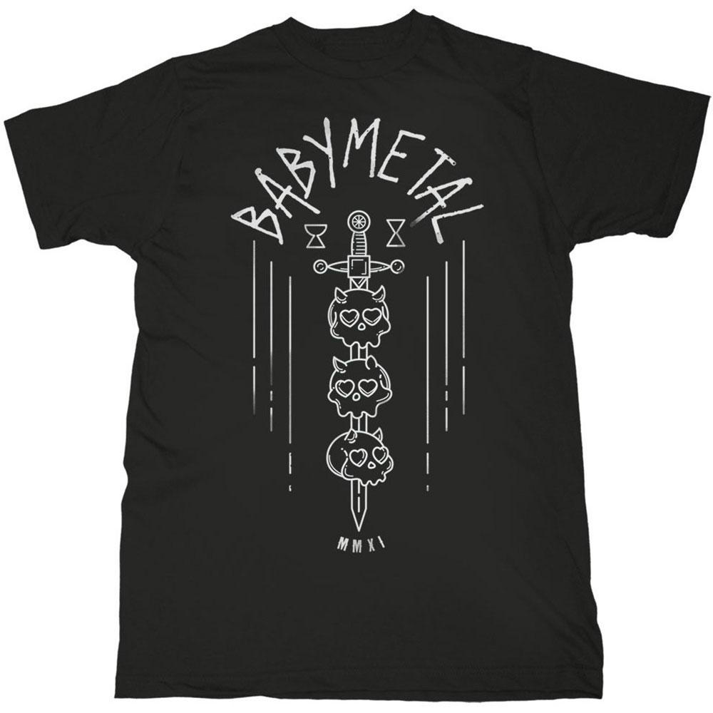 Lizensiertes Babymetal Skull Sword Bandshirt mit weißem Schwert- und Totenkopfprint, sowie Babymetal-Aufschrift