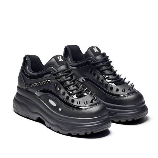 Schwarze Kunstledersneaker BANE OF EXILE Trainers Vegan mit schwarzen Nieten von KOI