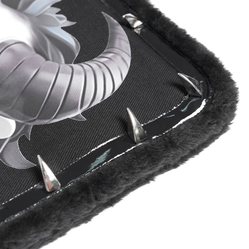 Nahaufnahme Nieten und Kunstfell