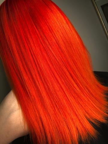 semi-permanente Haartönung UV FELICIA FIRE in dem Farbton Neonrot von Herman's Amazing