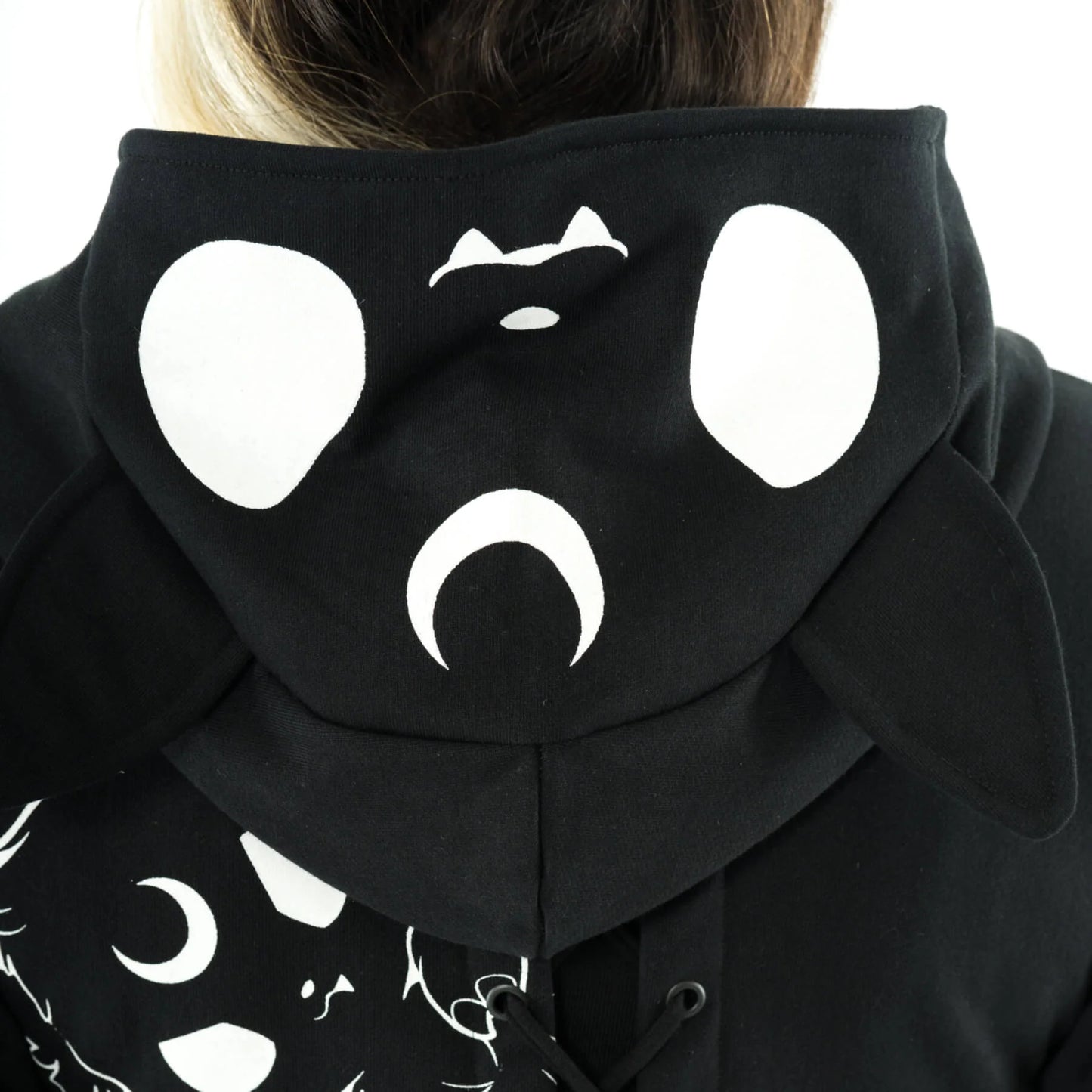 Schwarze Sweatshirtjacke GAME OVER HOOD mit niedlichem Fledermausprint und Fledermausohren an der Kapuze von Heartless