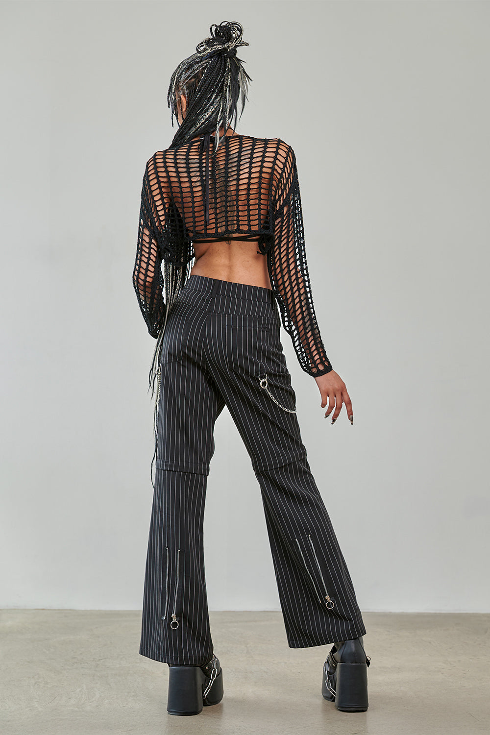Schwarzes Meshoberteil SHADOW GRID JUMPER mit groben Maschen von Banned