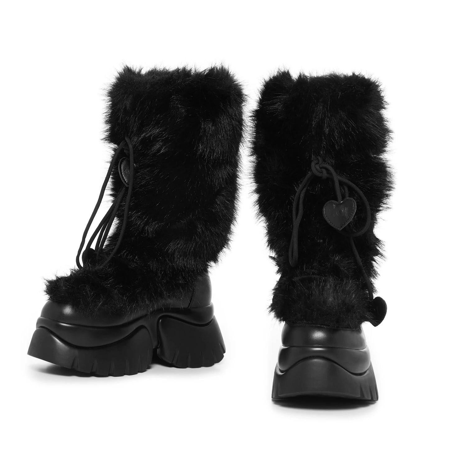 Schwarzer Plateaustiefel MIDNIGHT SASQUATCH Fluffy Snow Boots Black mit Kunstfellbesatz und Herzchen-Schnürsenkeln von KOI