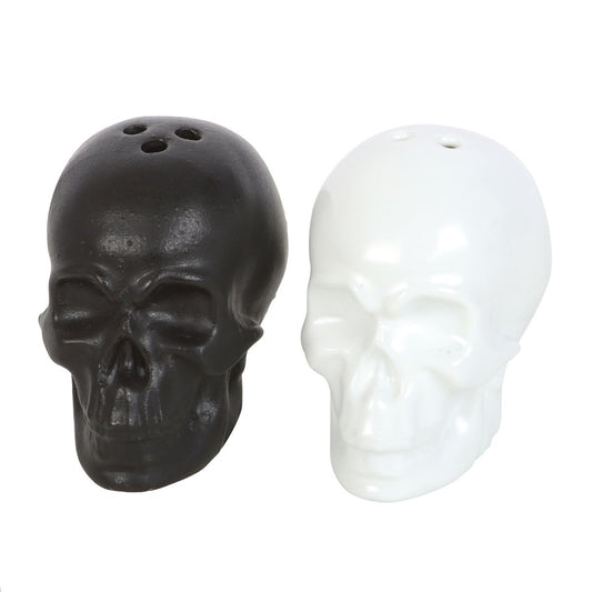 Schwarz-weißes Set Salz- und Pfefferstreuer Skull Salt and Pepper Shakers in Form von Totenköpfen
