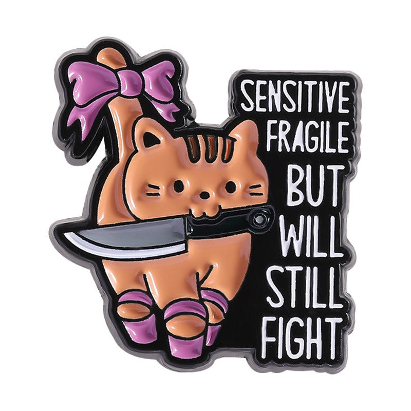 Kleiner Emaille-Anstecker FIGHTING CAT ENAMEL PIN von Moon Attic