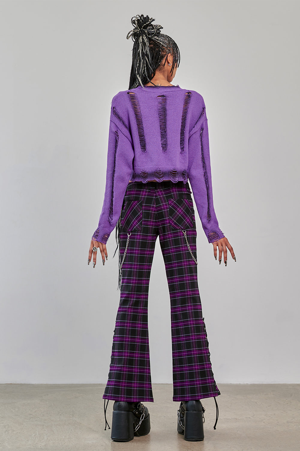 Lila/Schwarze Hose SCARLETT VIXEN TROUSERS mit Tartanmuster von Banned