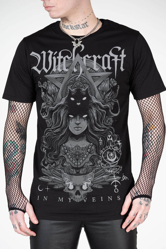 Schwarzes WITCHING T-SHIRT mit grauem Hexen- und Totenkopfprint in detailliertem Design von Killstar