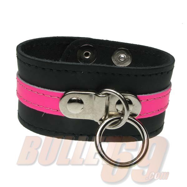 Breites Armband Ring pink mit pinkem Streifen und Ring in der Mitte von Bullet69