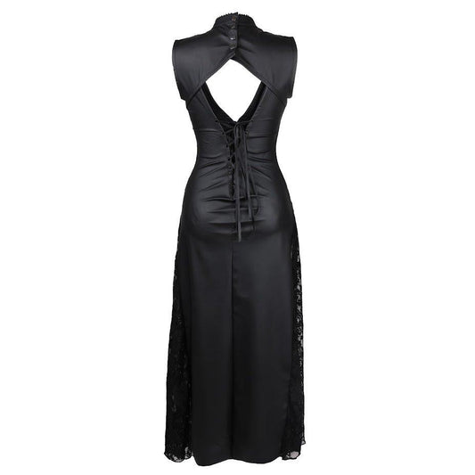 Rückseite schwarzes, enges Kleid Candy Dress Wetlook mit Spitzendetails und Schnürung am Rücken von Azzazzinz