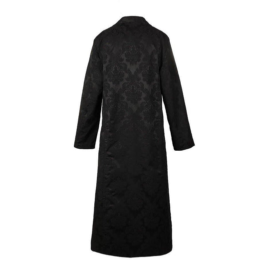 Rückseite schwarzer, langer Brokatmantel Gents Coat Brocade mit großen, silberfarbenen Knöpfen von Azzazzinz
