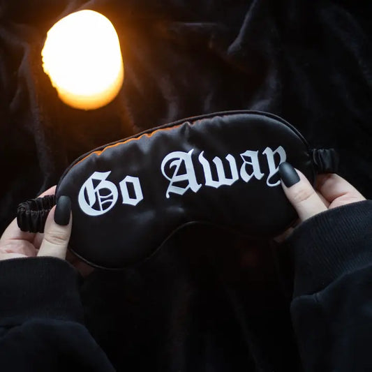 Go Away Gothic Schlafmaske aus Satin