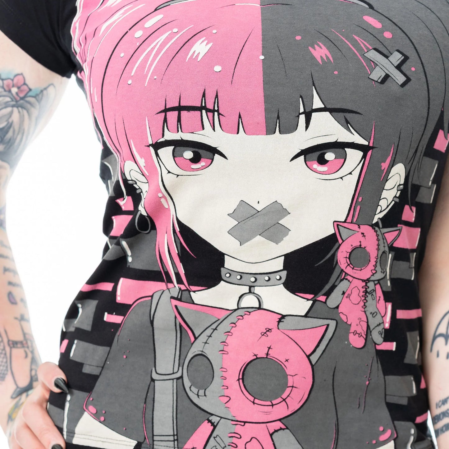 Schwarzes Oberteil CUTE GOTH T-SHIRT mit niedlichem Gothmädchenprint von Cupcake Cult