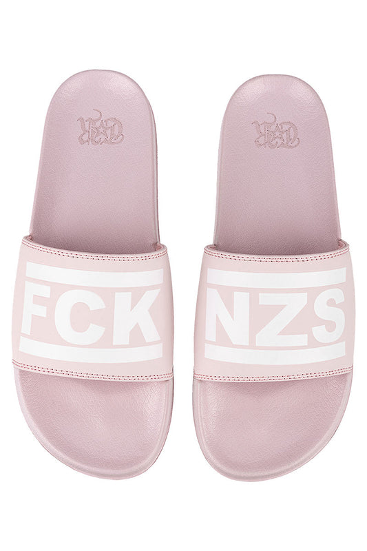 Rosane Badelatschen FCK NZS pink mit FCK NZS Logo auf der Oberseite von True Rebel