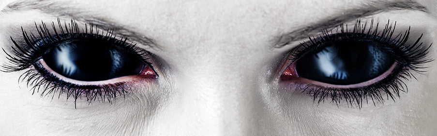 Schwarze, extragroße Kontaktlinse Sclera Black FL79 von MeralenS