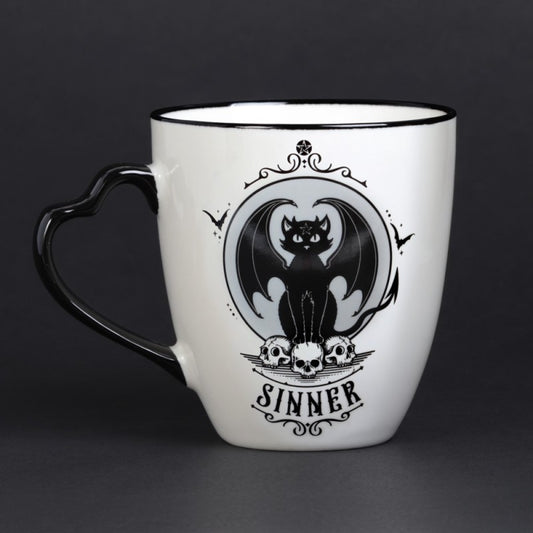 Weiße Tasse Saint/Sinner Cat Mug mit schwarzem Katzenprint und schwarzem Herzhenkel von Alchemy