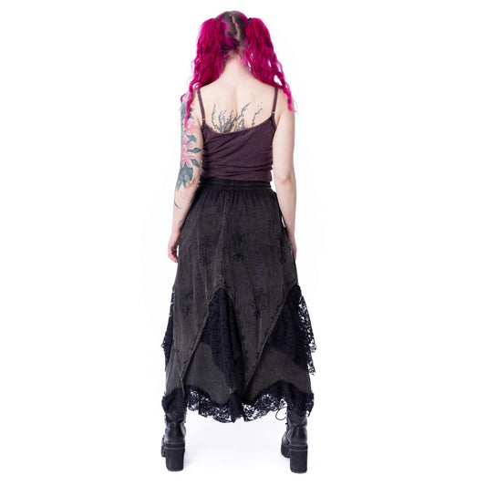 Schwarzer, langer, geschichteter Rock SOLEA SKIRT mit Stickelementen und Spitzenstoffeinsätzen von Innocent