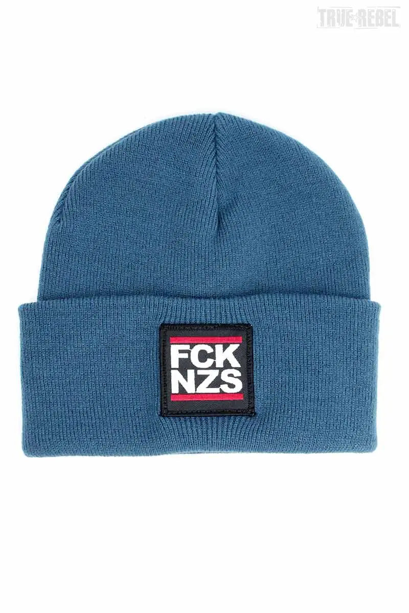 Blaugrünes Beanie FCK NZS Petrol mit FCK NZS Schriftzug von True Rebel