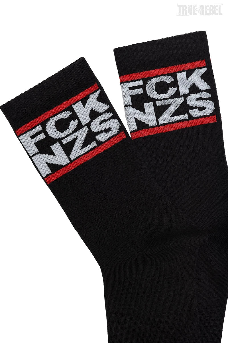 Schwarze Socks Classic Black mit klassischem FCK NZS Logo von True Rebel