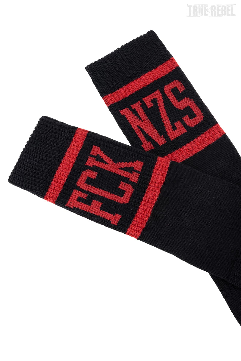 Schwarze Socks FCK NZS Stripes Black Red mit rotem FCK NZS Schriftzug und Streifen über und unter der Schrift von True Rebel