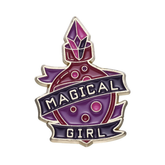 Pink- und lilafarbender Emaille-Pin in Form eines Fläschchens mit Aufschrift 'Magical Girl'