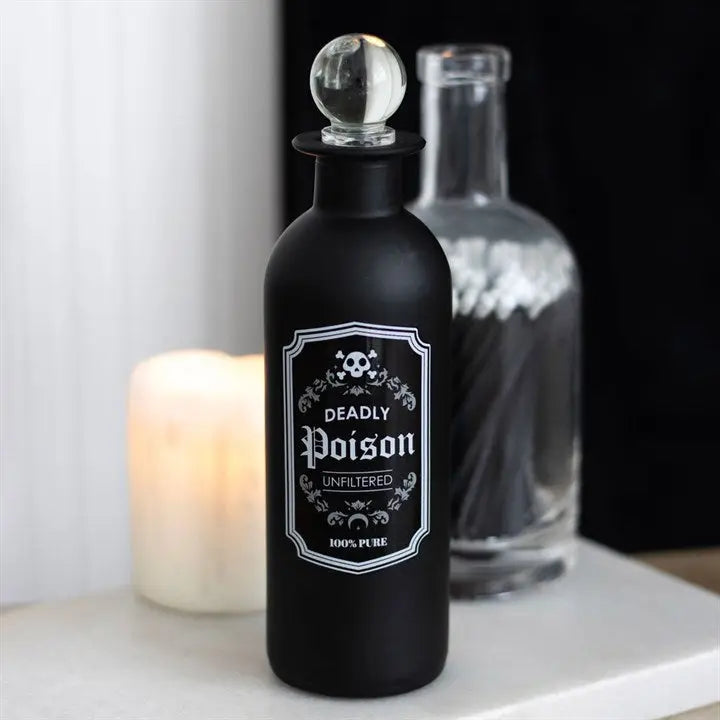 Dekorative Flasche mit tödlichem Gifttrank aus Glas