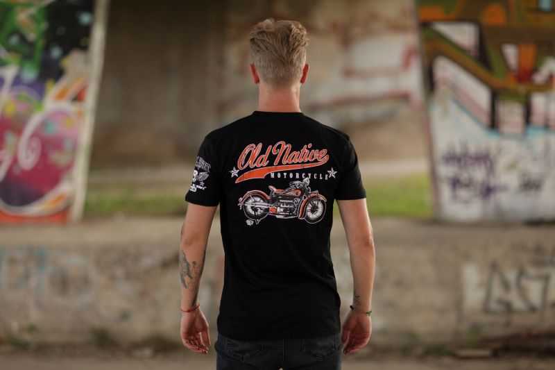 Rückseite schwarzes T-Shirt Old Native Rockabilly Shirt mit Motorradprint