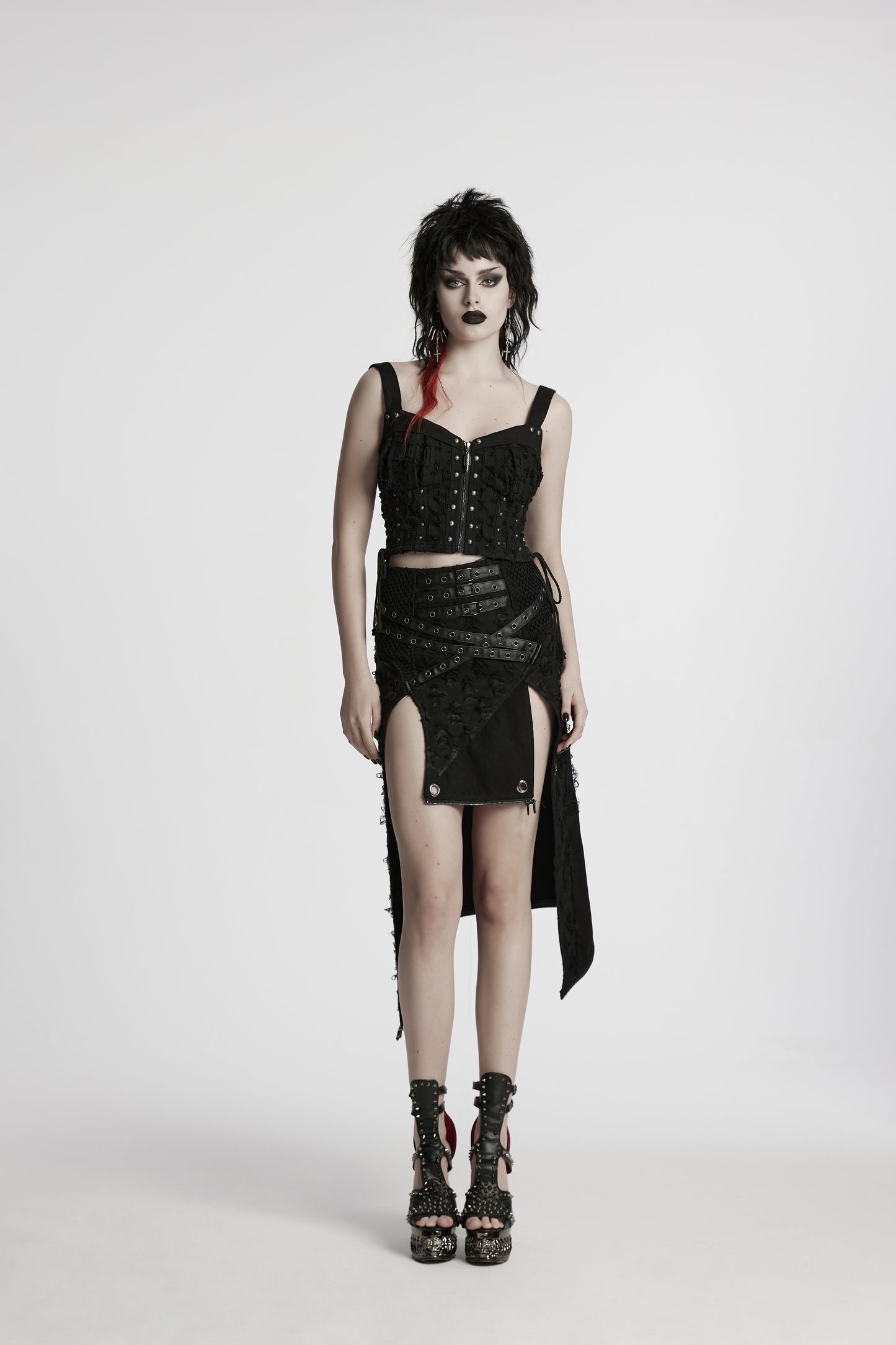 Schwarzer, langer Rock VOID WITCH POST APOCALYPTIC SKIRT im Distressed-Patchwork-Stil mit Schlitzen vorne und abnehmbarem Saum von Punk Rave