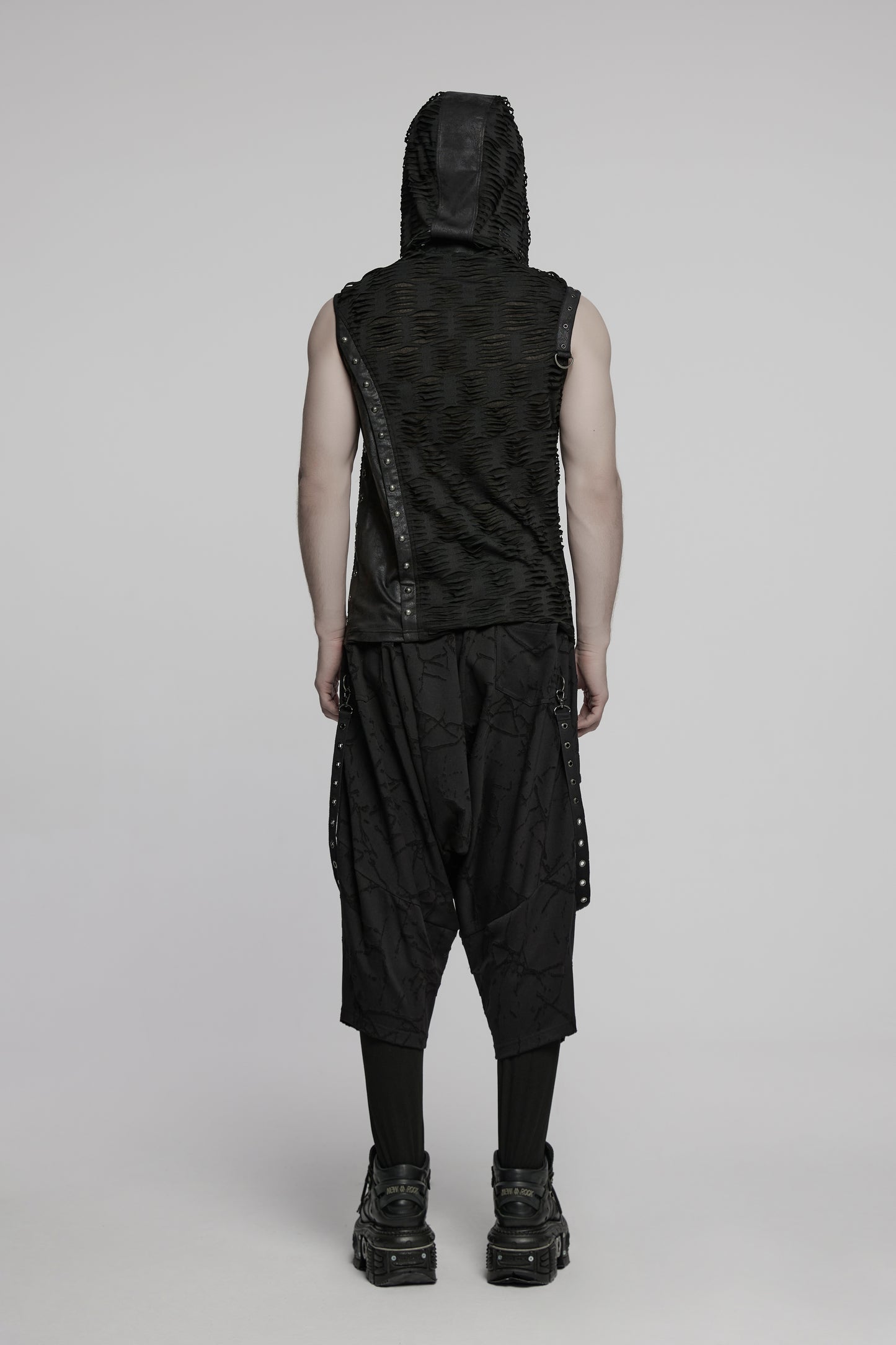 Figurbetontes, ärmelloses Top CHAOS CREW SLEEVELESS TOP im asymmetrischem Design mit Kapuze von Punk Rave