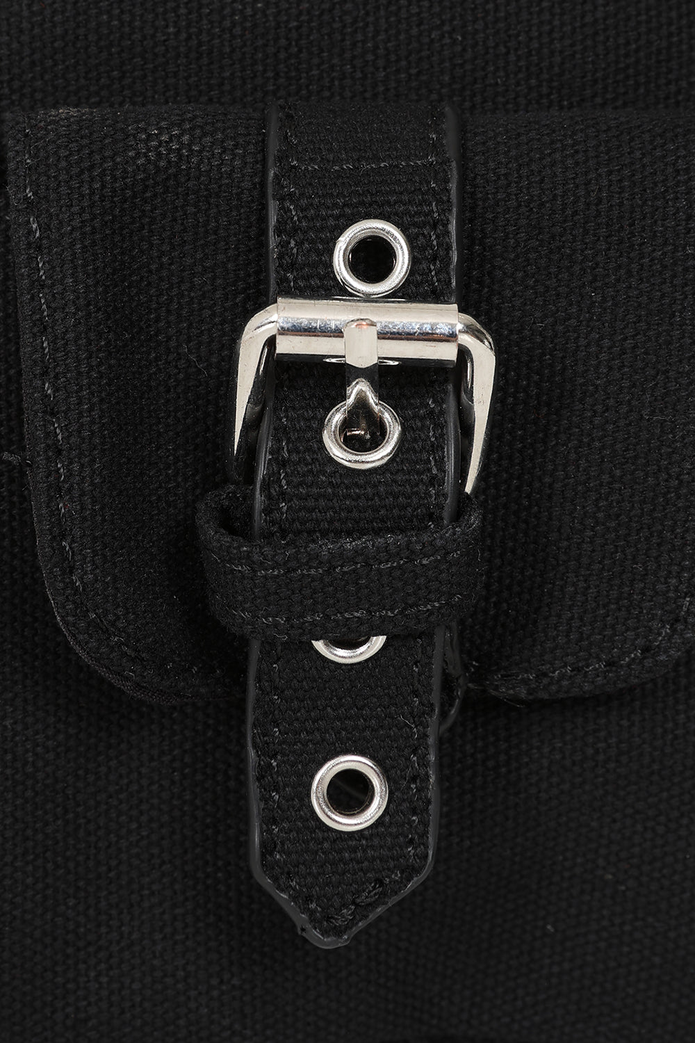 Schwarze Tasche WHITTAKER MINI Bag mit Zierösen und Handschellendetail von Banned
