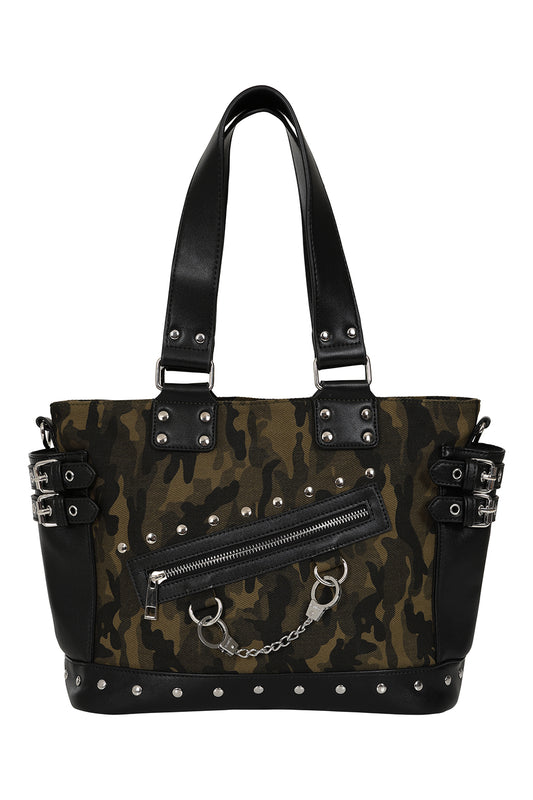 Grüne HELLBOUND HANDBAG CAMO mit Camo Muster, Zierreißverschluss, Ziernieten und kleinen Handschellen an der Vorderseite von Banned