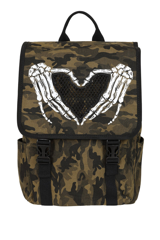 Grüner Rucksack DARKEST LOVE BACKPACK CAMO mit Camo Muster, herzförmigem Netzaufsatz und Skeletthandprint auf der Vorderseite von Banned