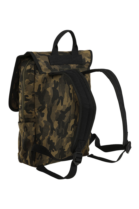 Grüner Rucksack DARKEST LOVE BACKPACK CAMO mit Camo Muster, herzförmigem Netzaufsatz und Skeletthandprint auf der Vorderseite von Banned