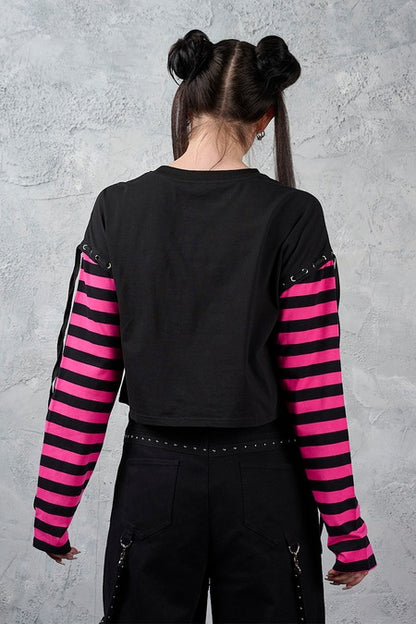 Schwarz-pinkes Oberteil My Heart Hacker Top Pink mit gestreiften Details und Zierriemen von Banned