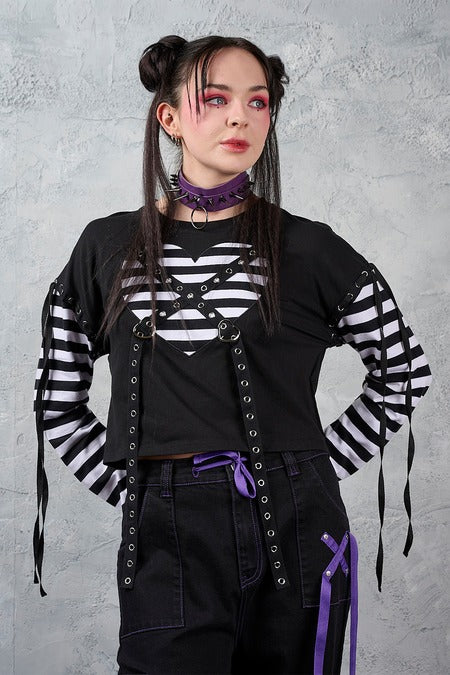 Schwarz-weißes Oberteil My Heart Hacker Top Black/White mit gestreiften Details und Zierriemen von Banned