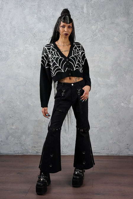 Schwarze Schlaghose Sienna Utility Flare Trousers mit abnehmbaren Beinen und vielen Details von Banned