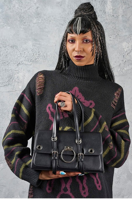 Schwarze, kleine Handtasche Coffin Ring Flap Bag mit großem Zierring von Banned