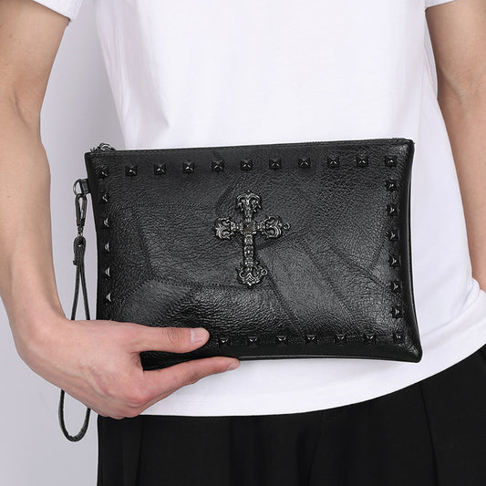Kleiner Kunstlederbeutel CROSS POUCH mit großem Kreuz und kleinen Nieten von Moon Attic