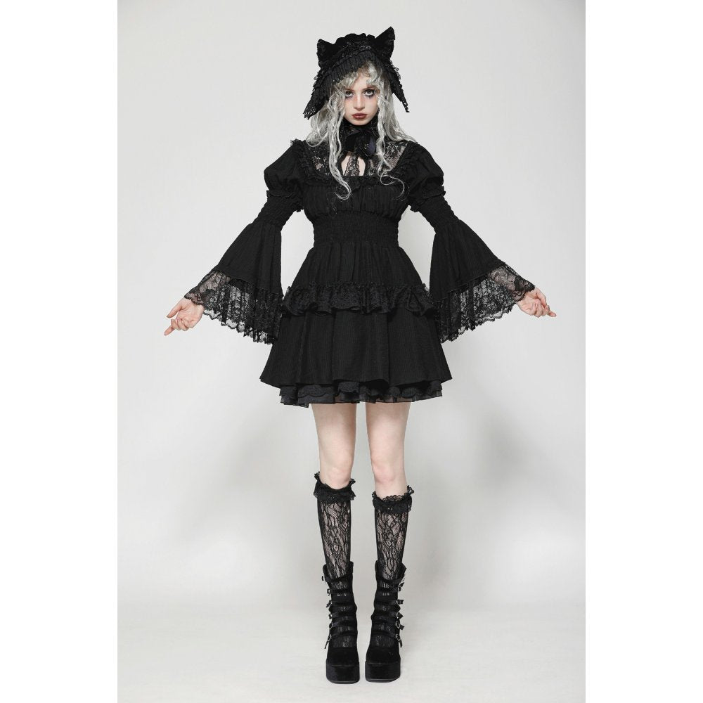 Schwarzes kurzes Kleid Gothic Lace Doll Dress mit Spitzeneinsätzen von Dark In Love