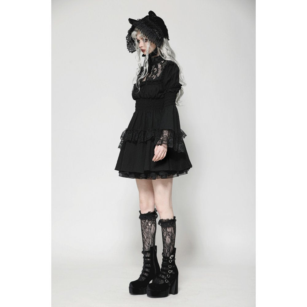 Schwarzes kurzes Kleid Gothic Lace Doll Dress mit Spitzeneinsätzen von Dark In Love