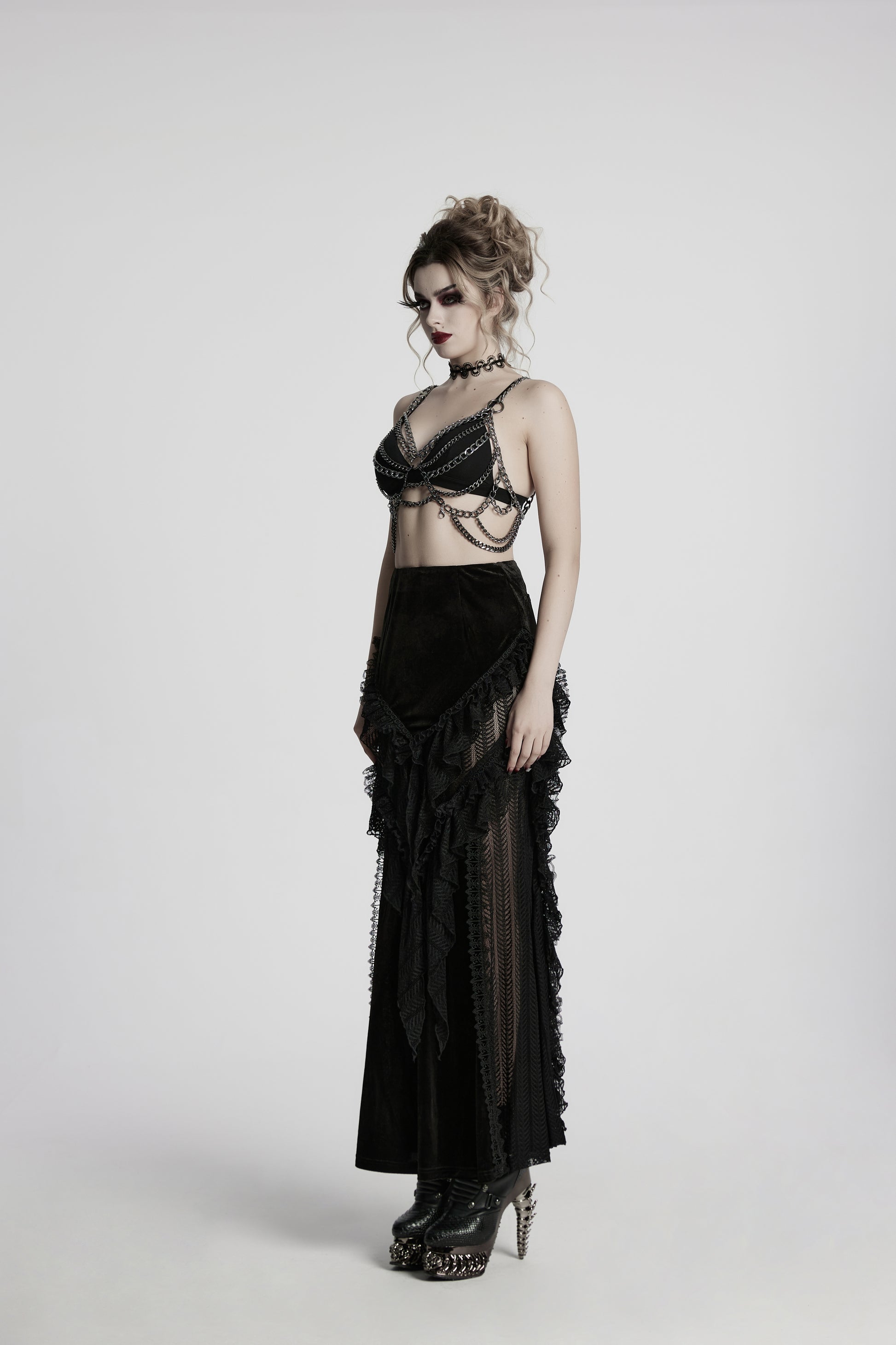 Schwarzer, langer Samtrock DAHLIA DARK MAXI SKIRT im Meerjungfrauen-Stil mit Rüschendetails und transparenten Einsätzen von Punk Rave